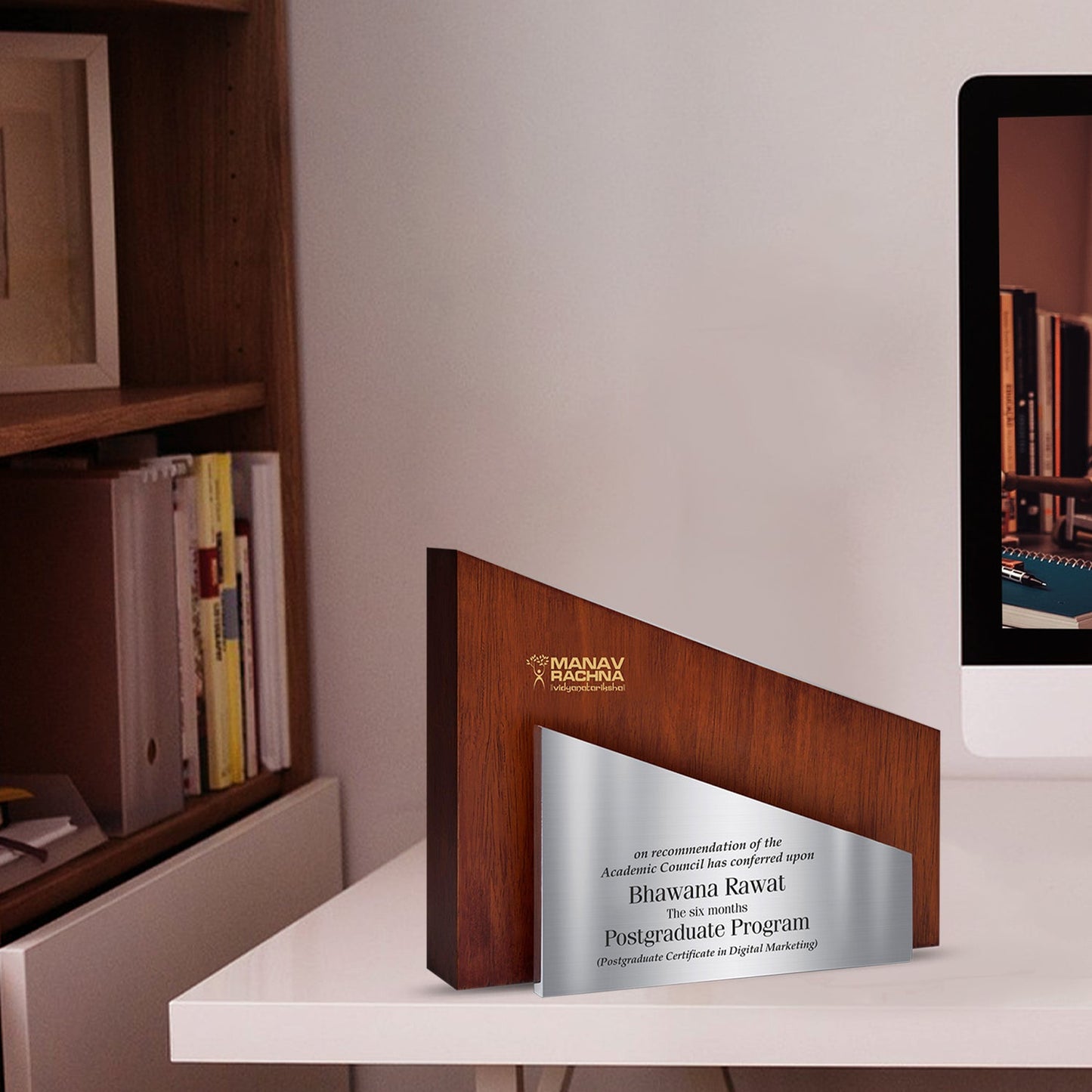 Customized Wooden Memento with Matter Printed on Metal Sheet For Corporate Gifting