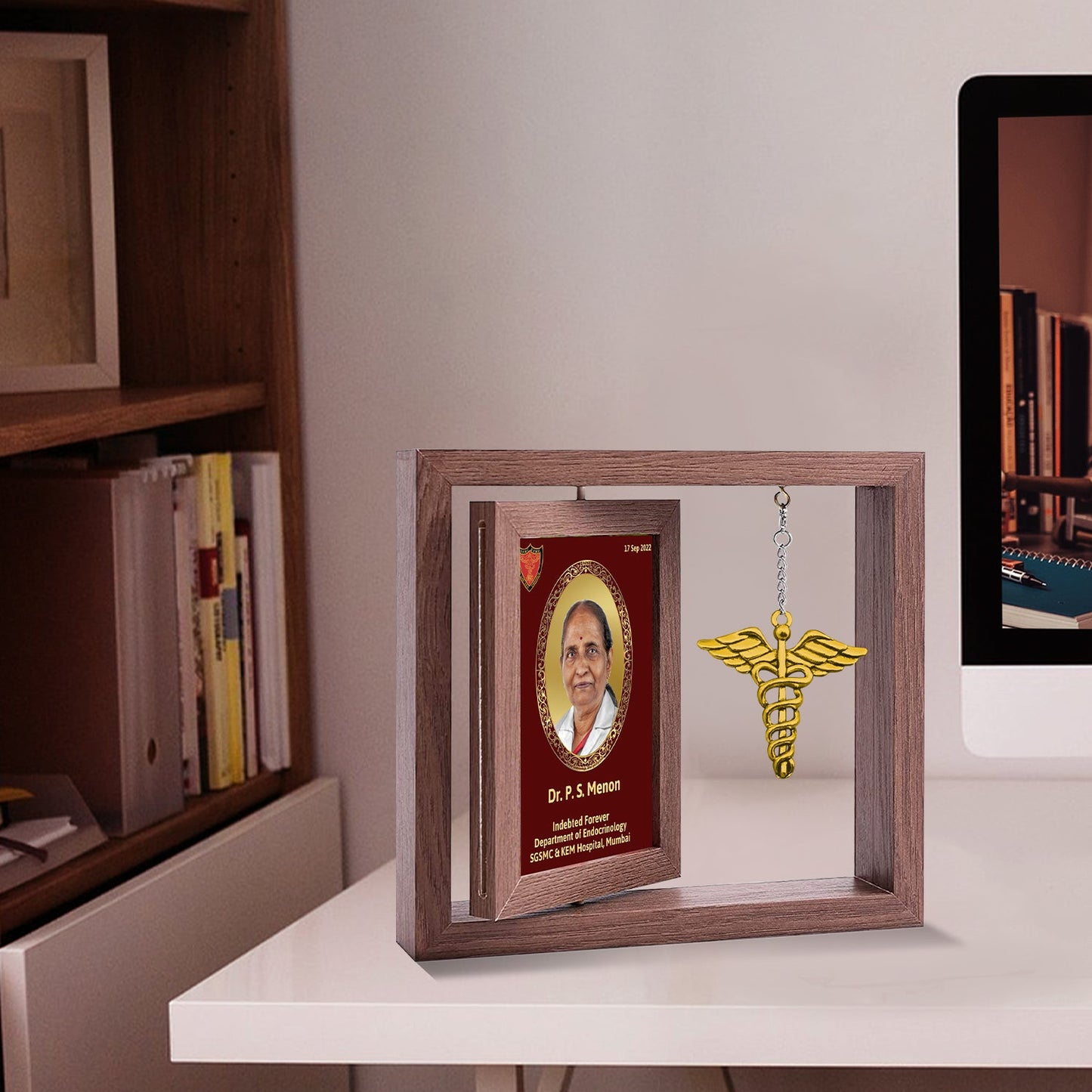 Corporate Gifts: 3D Memento with Gold Foil