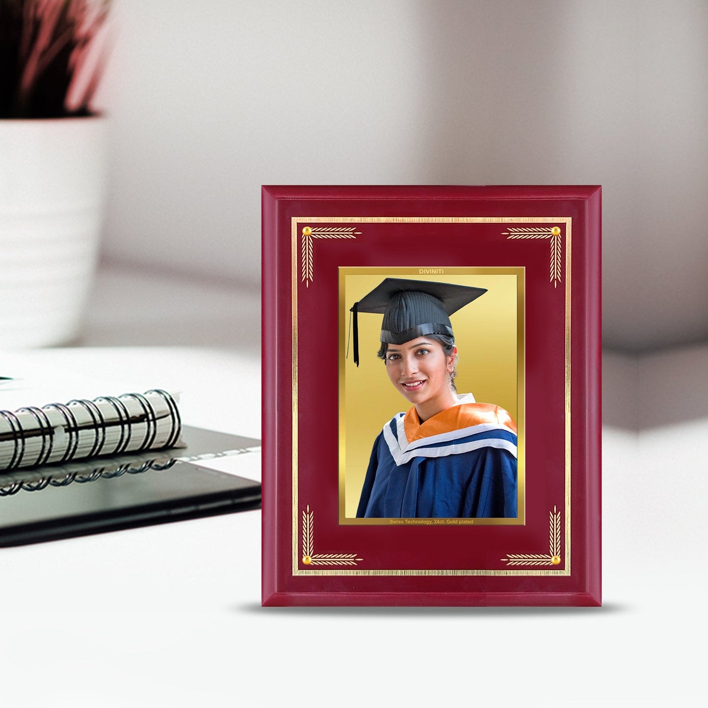 Customized Portrait Frame With Image Printed on 24K Gold Plated Foil For University Students