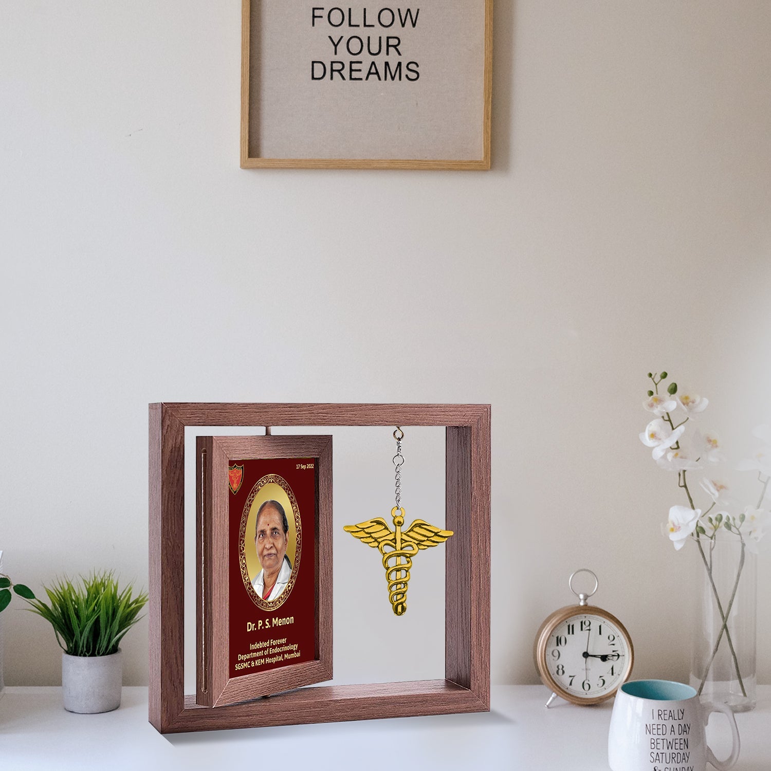 Corporate Gifts: 3D Memento with Gold Foil