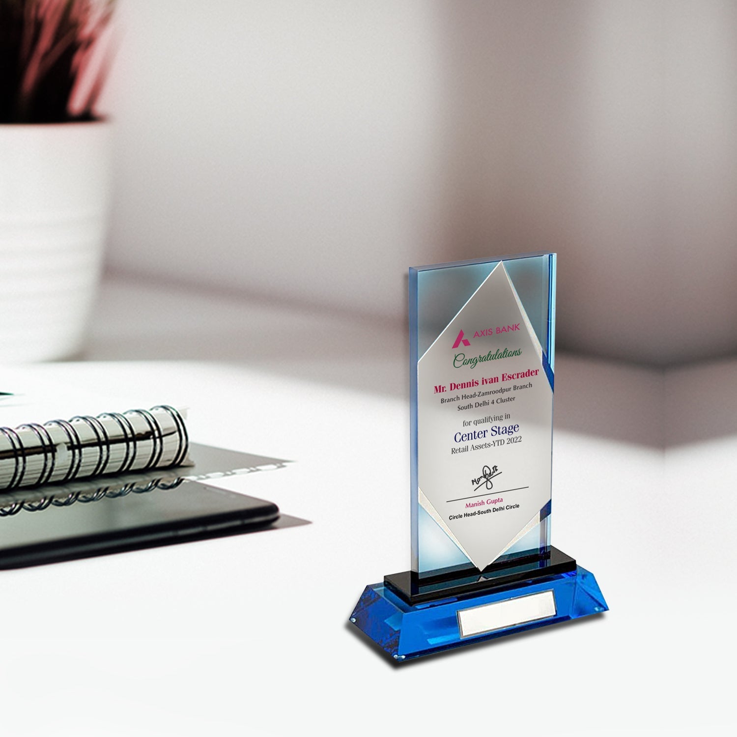 Crystal Trophy for Memorable Corporate Gifts