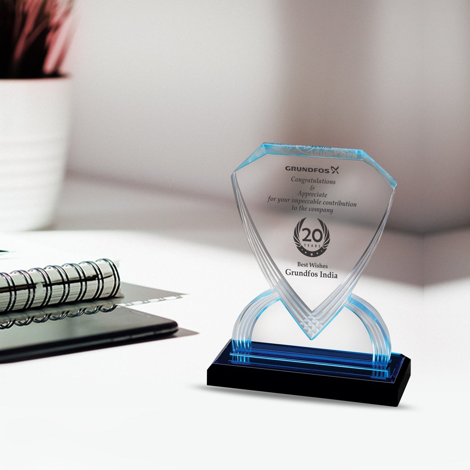 Crystal Trophy for Special Corporate Gifting