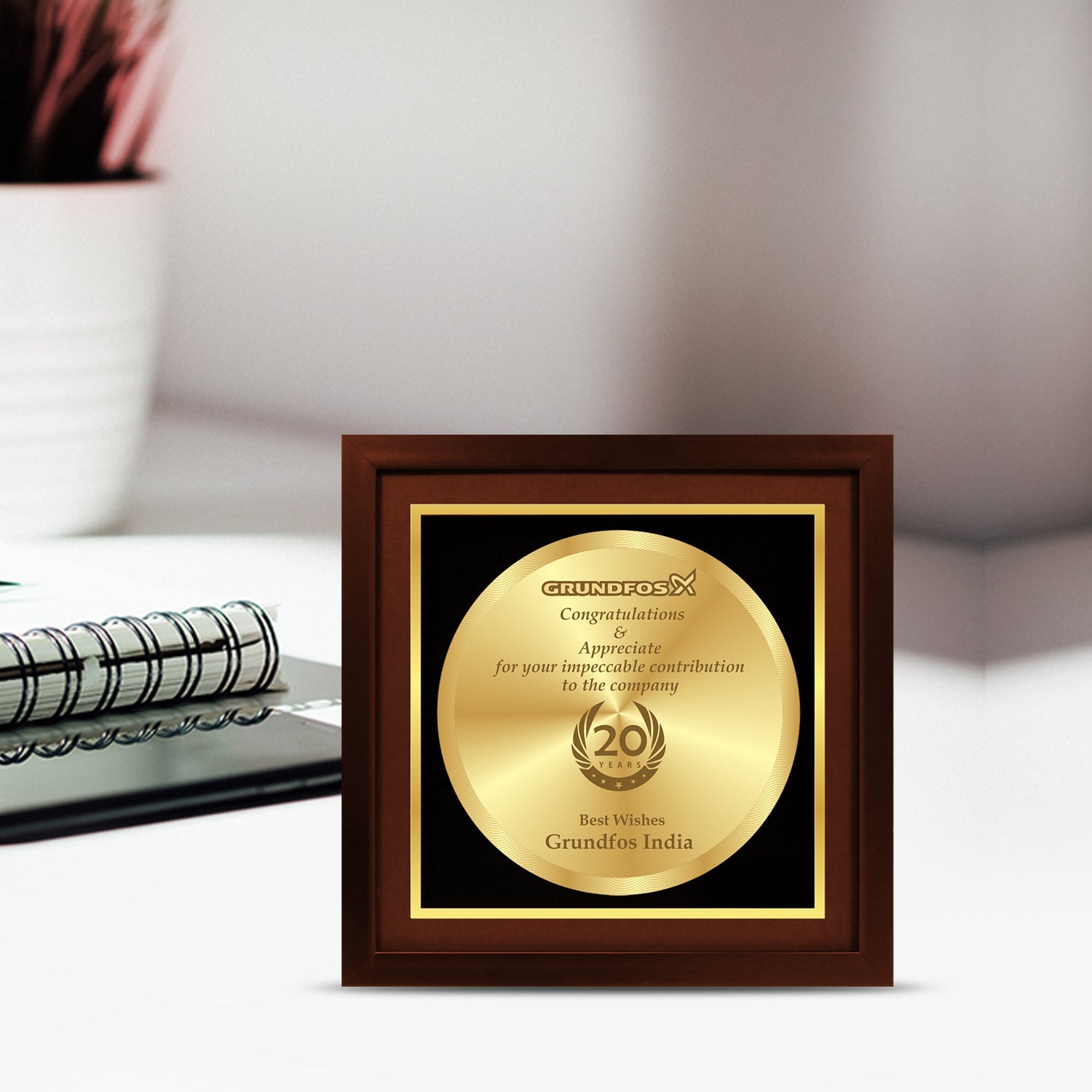 Elegant 3D Memento with 24K Gold Foil for Gifting