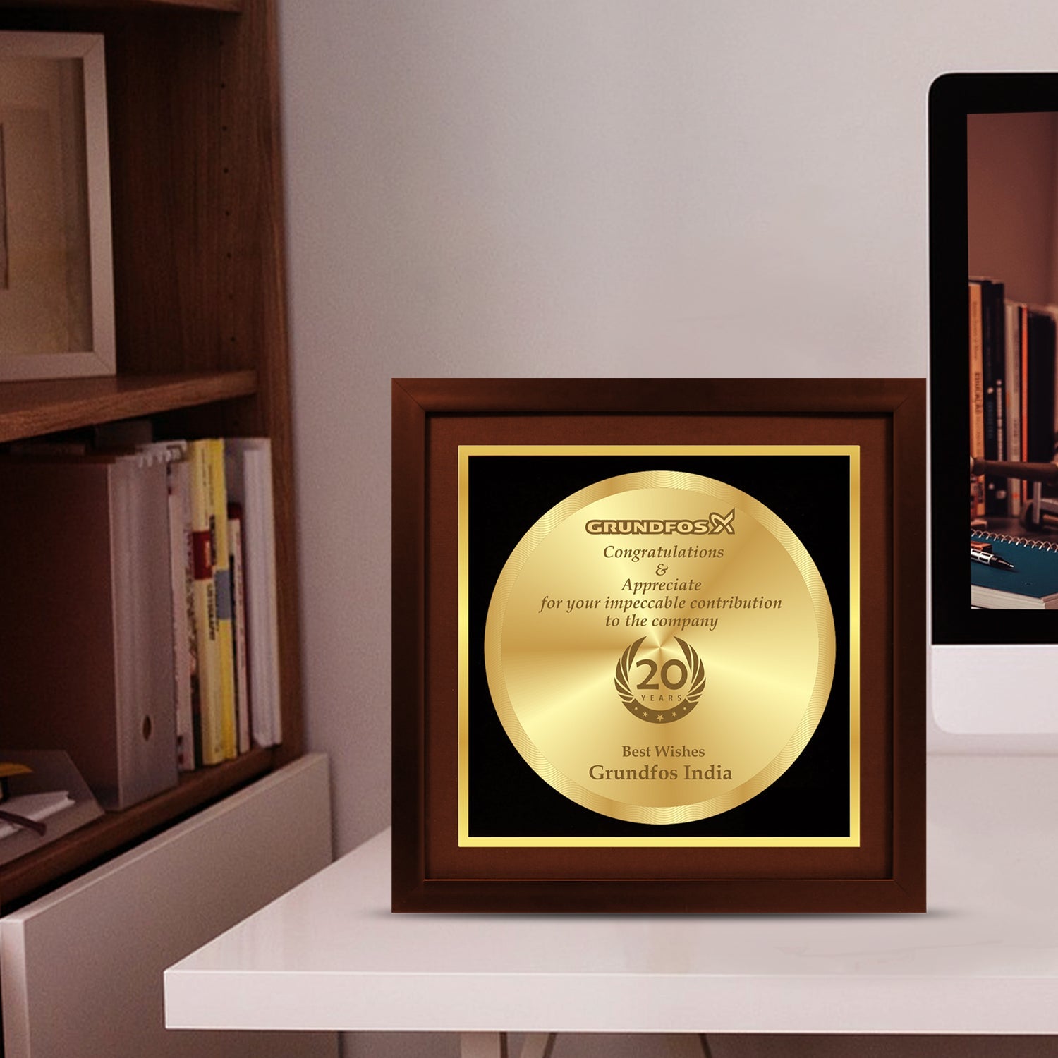 Elegant 3D Memento with 24K Gold Foil for Gifting