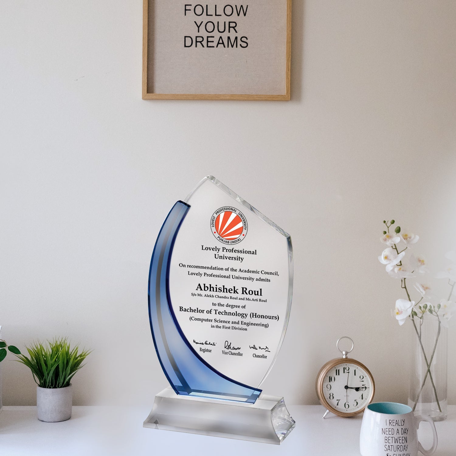 Elegant Crystal Trophy for Corporate Gift Items